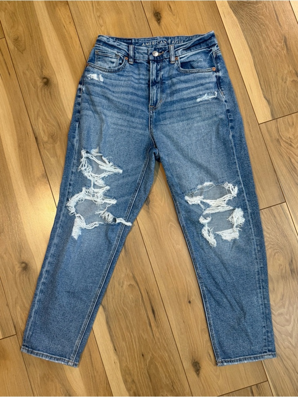 AE Curvy Mom Jeans American Eagle Outfitters - Size 4 Short